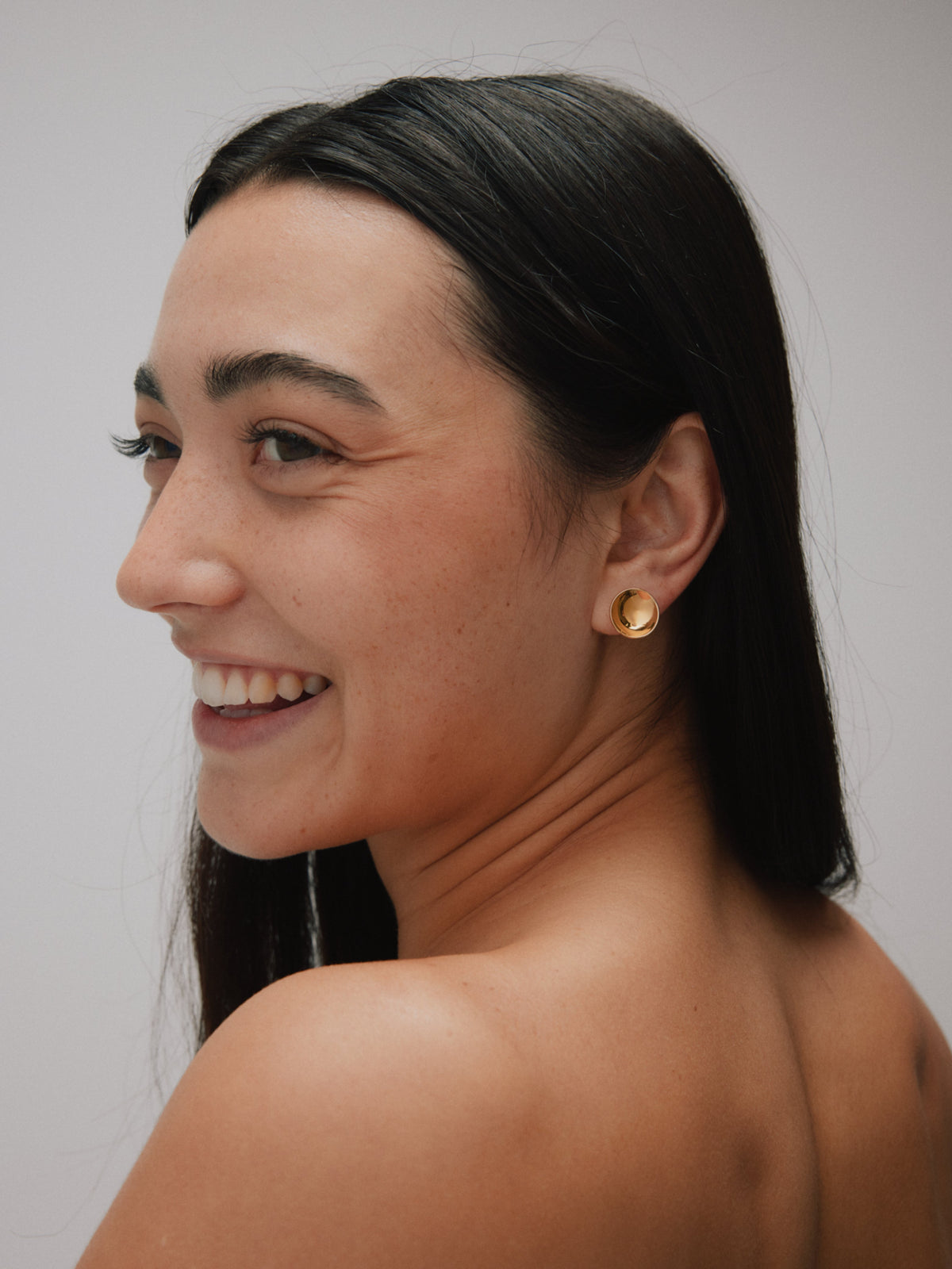 Consero Incurve Stud Earring. Small. Gold Vermeil