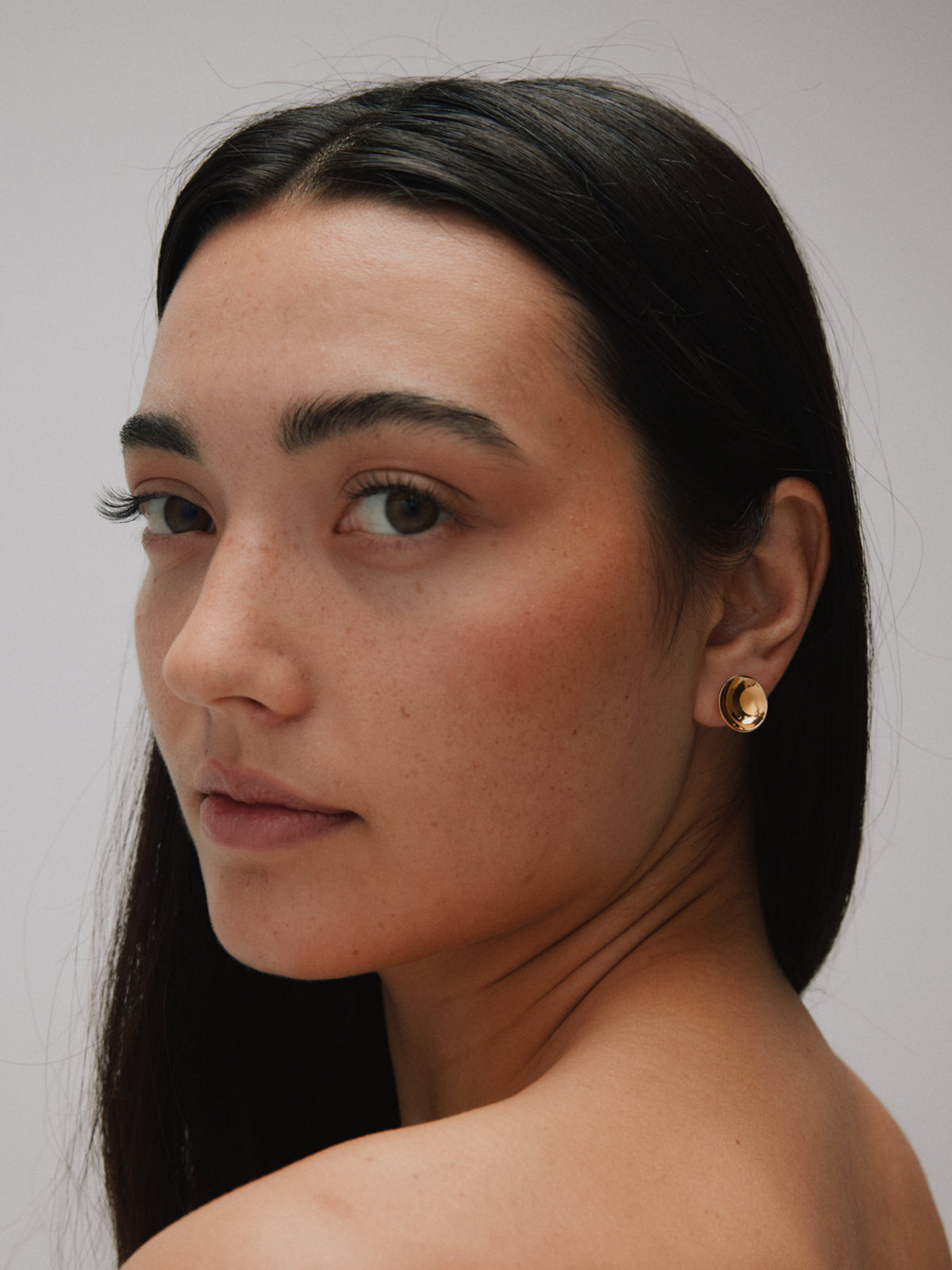 Consero Incurve Stud Earring. Small. Gold Vermeil